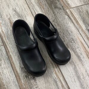 Black Slip-On Clogs size 39 (8.5-9 women’s)